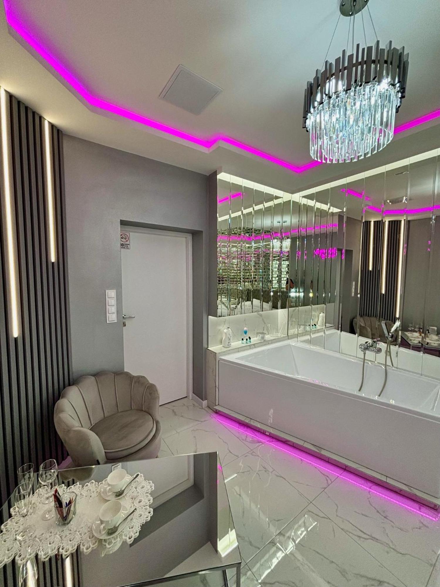 Apartament "Prezydencki Deluxe" Centrum Z Duza Wanna Dla Dwojga Гнезно Екстер'єр фото