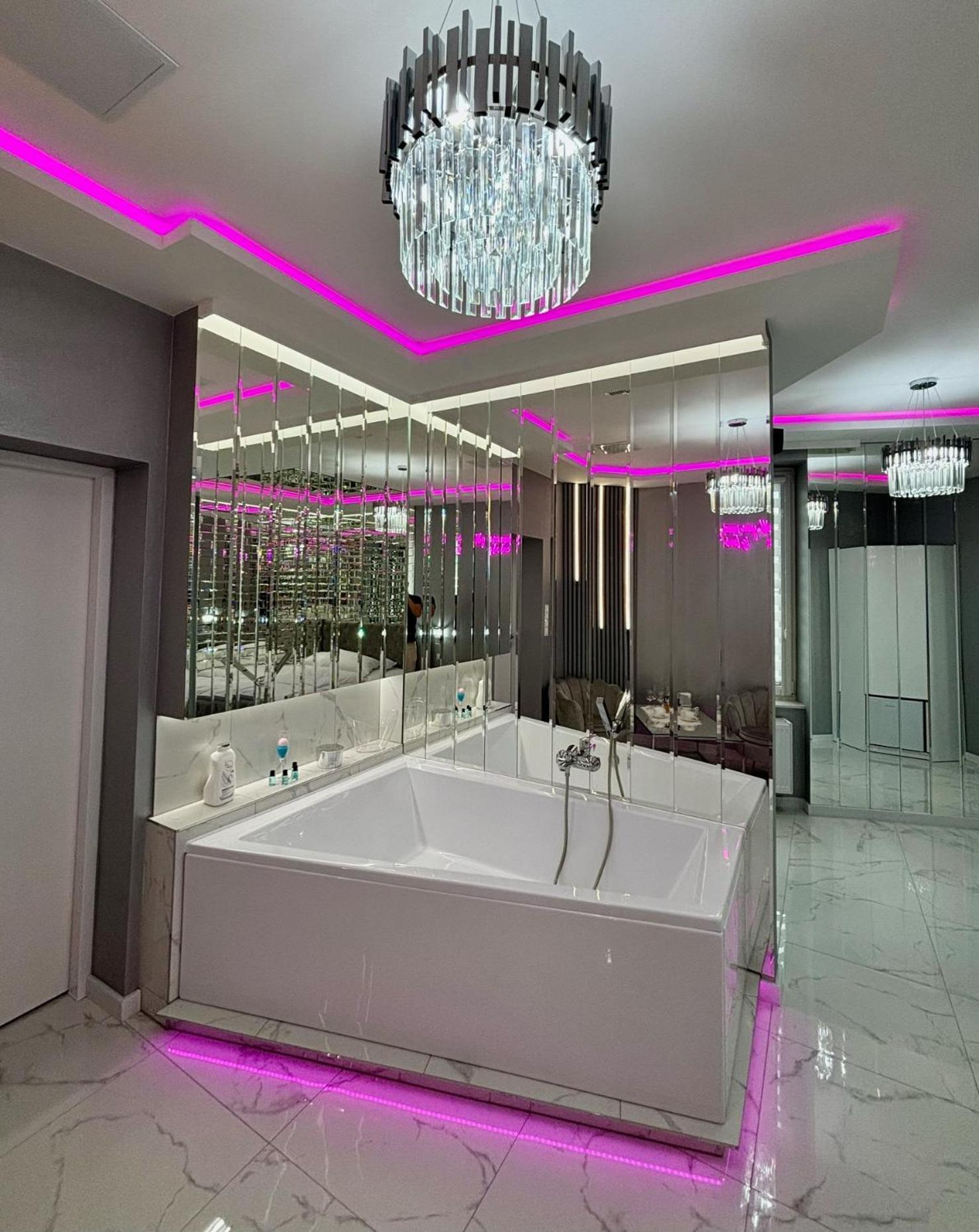 Apartament "Prezydencki Deluxe" Centrum Z Duza Wanna Dla Dwojga Гнезно Екстер'єр фото